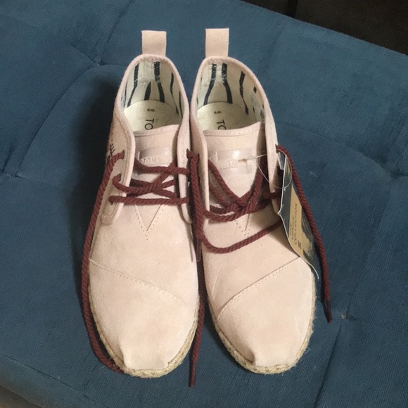 Pink Floral TOMS (9W) BRAND NEW - Picture 2 of 7